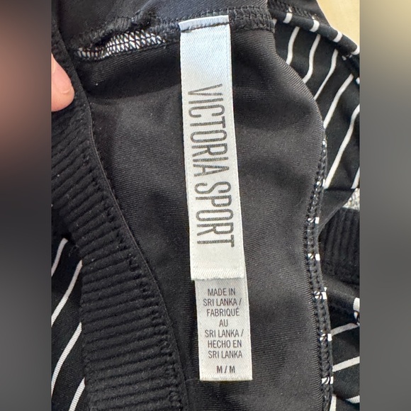 Victoria Sport Striped Sports Bra – Size M - Picture 4 of 6